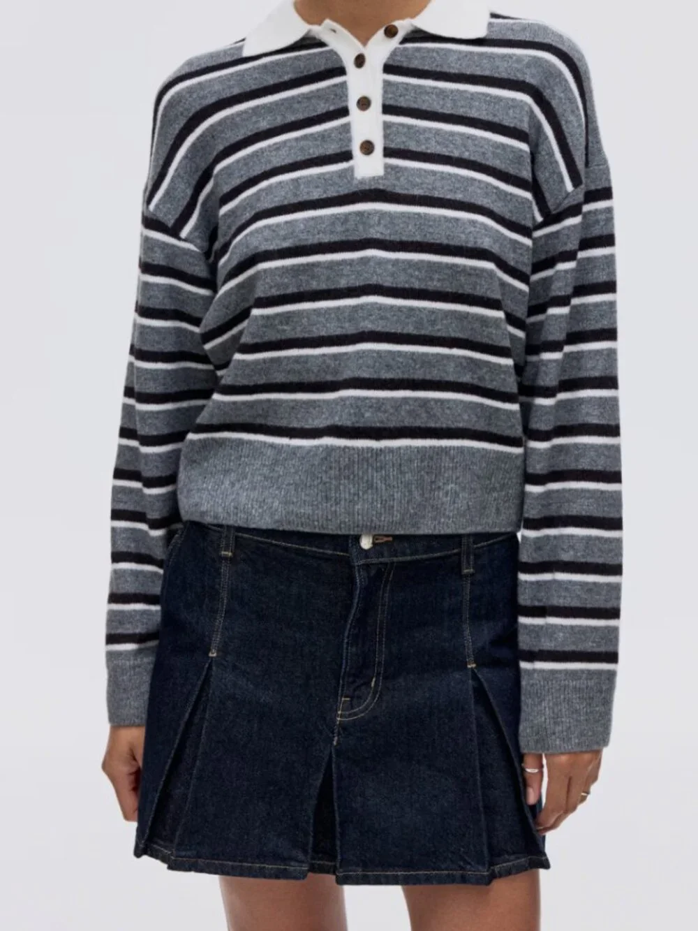 H&M Pleated Denim Skirt - Picture 2 of 6